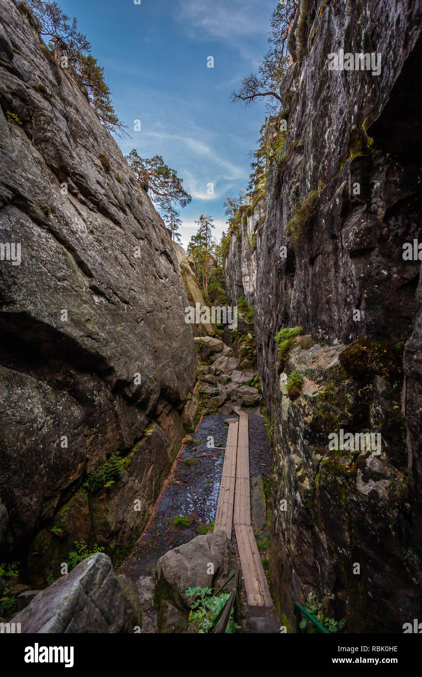 Stone canyon étroit appelé Peklo sur le haut de la montagne de la table Banque D'Images