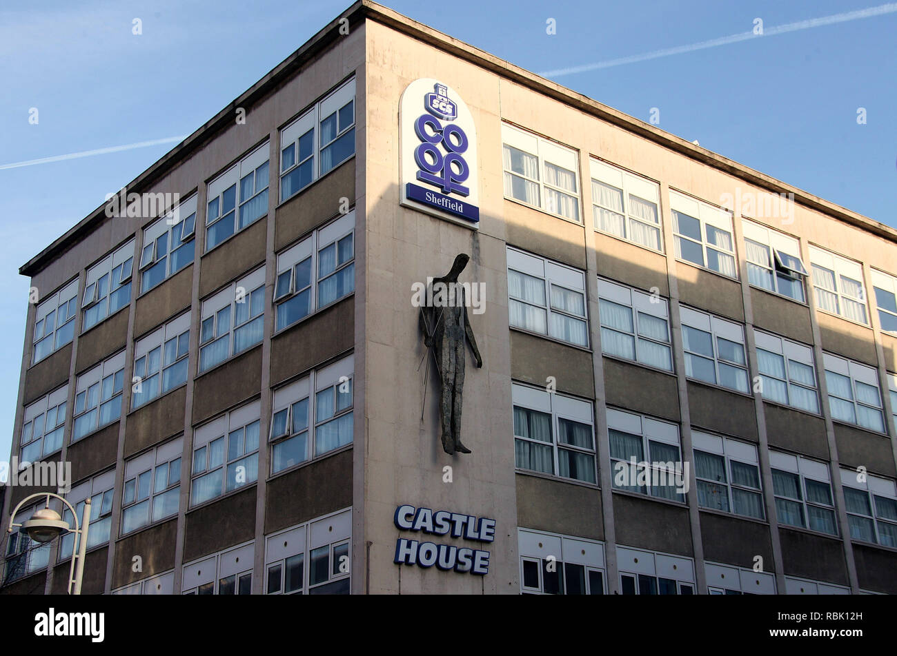 Castle House à Sheffield avec la sculpture Vulcan par Boris Tietze Banque D'Images