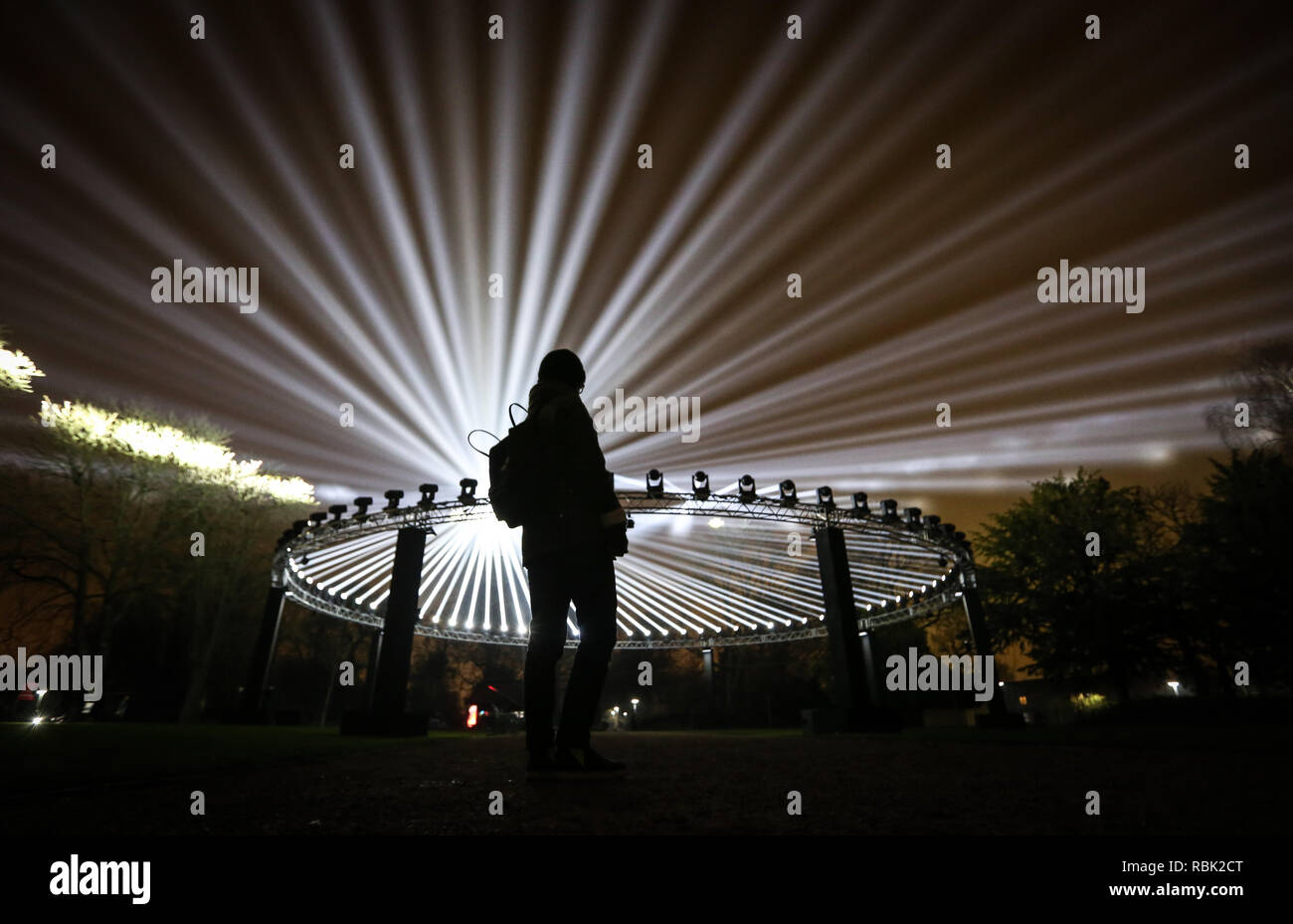 Lloyd Park installation - Nest par Marshmallow laser Feast en collaboration avec Erland Cooper à Waltham Forest, London Borough of Culture 2019. Banque D'Images