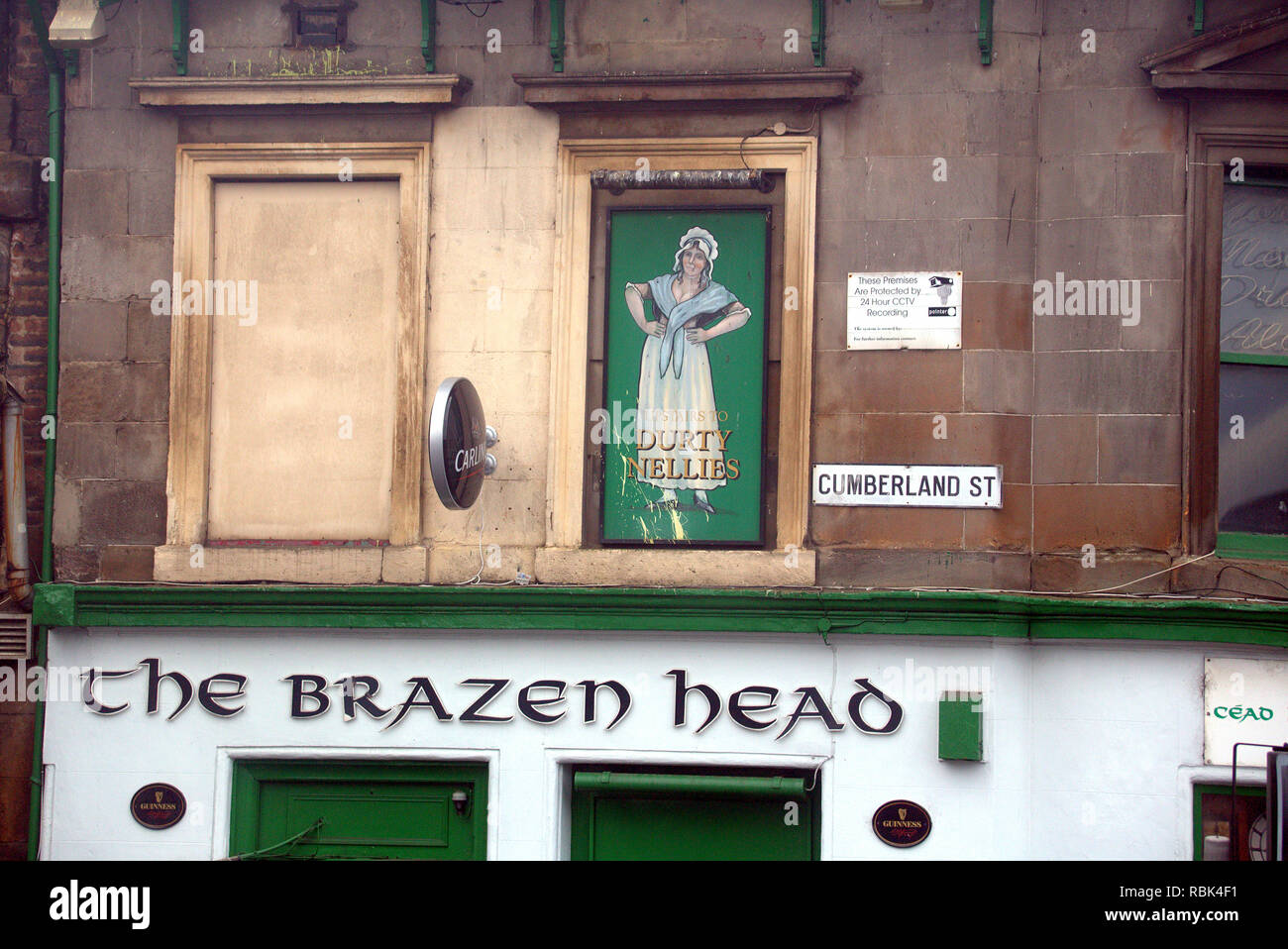 Durty Nellies, le Brazen Head pub,rue Cumberland, gorbals, Glasgow, Royaume-Uni tributr à l'institution de Dublin Banque D'Images
