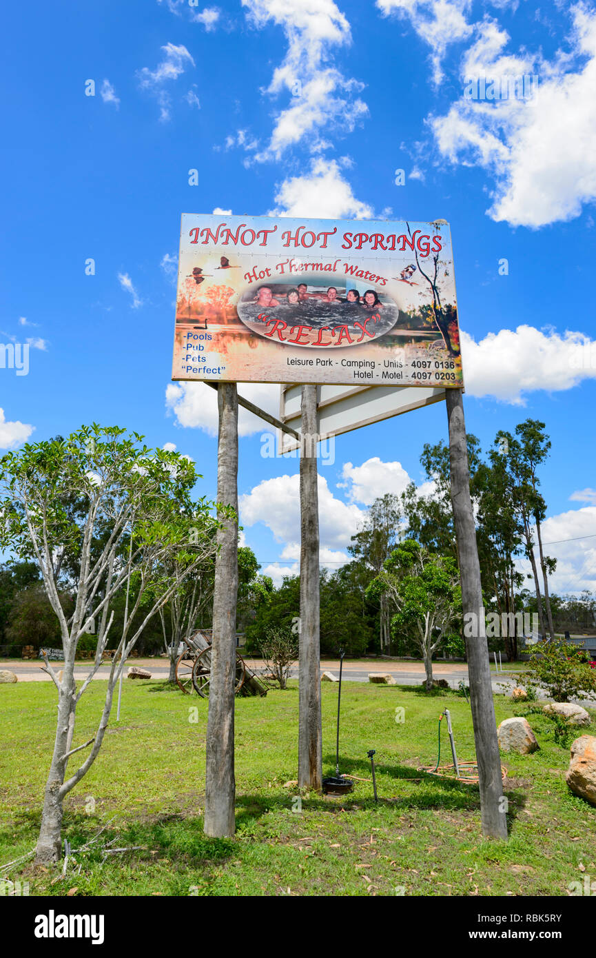 Signe pour Innot Hot Springs, une destination populaire, Atherton Tablelands, Far North Queensland, Queensland, Australie, FNQ Banque D'Images