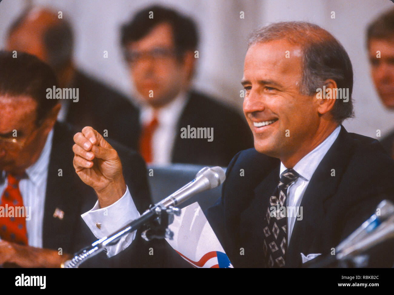 WASHINGTON, DC, USA - 12 septembre 1991 : Le sénateur Joseph Biden (D-New York), Président du Comité judiciaire du Sénat des États-Unis, au cours de l'audience Clarence Thomas. Banque D'Images