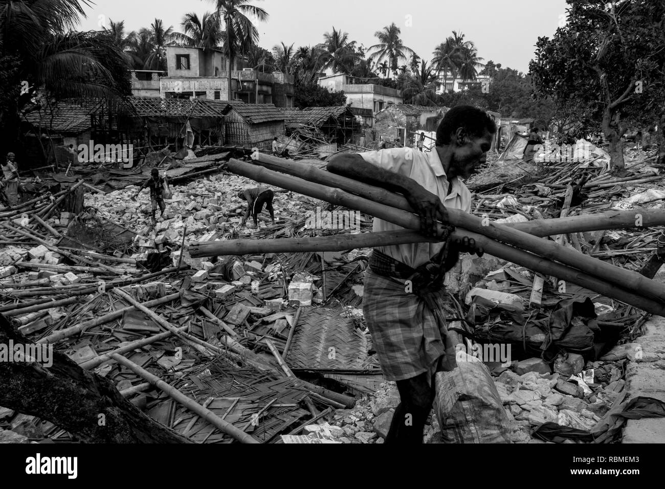 Bidonvilles démolis, Kolkata, Bengale occidental, Inde, Asie Banque D'Images