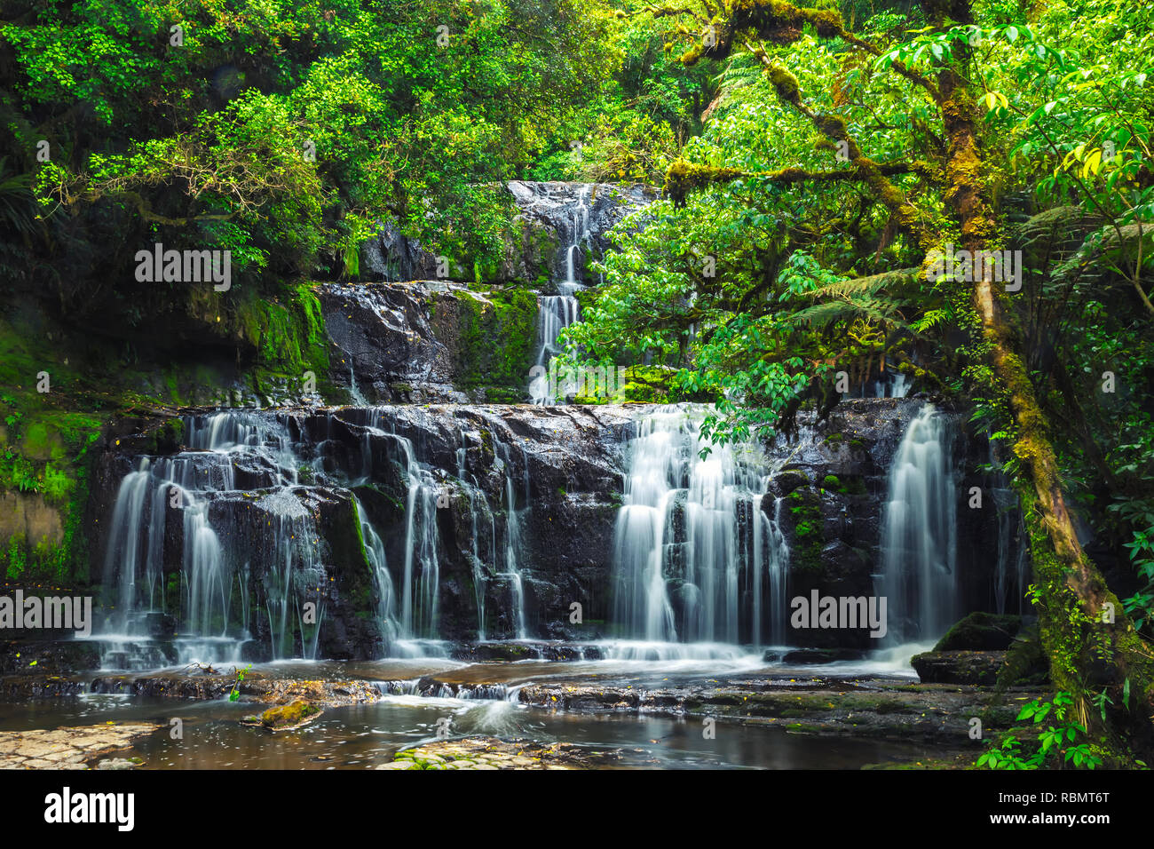 Purakaunui falls Catlins à Forest National Park, South Island, New Zealand Banque D'Images