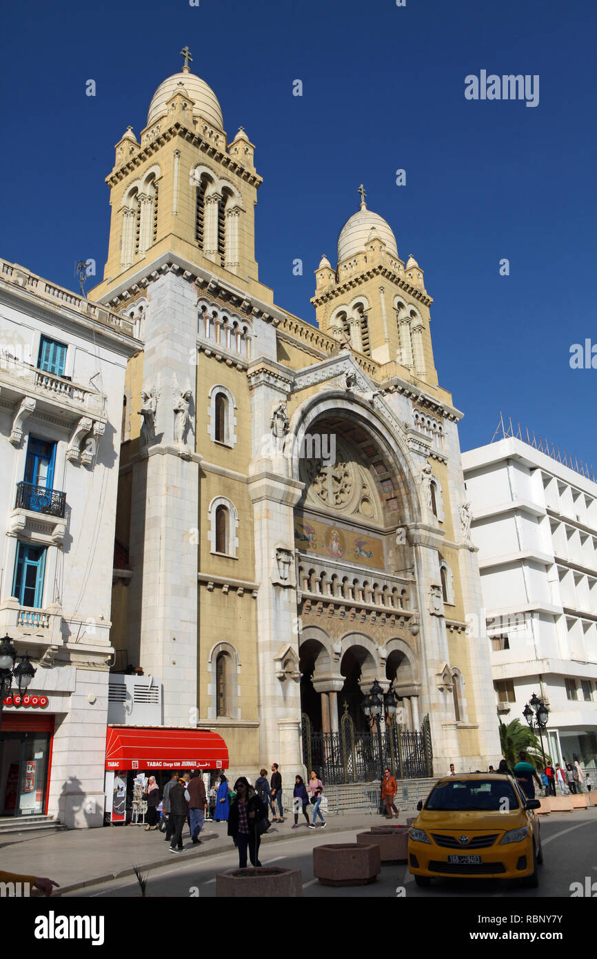 La Cathédrale de St Vincent de Paul à l'Avenue Habib Bourguiba à Tunis, Tunisie Banque D'Images