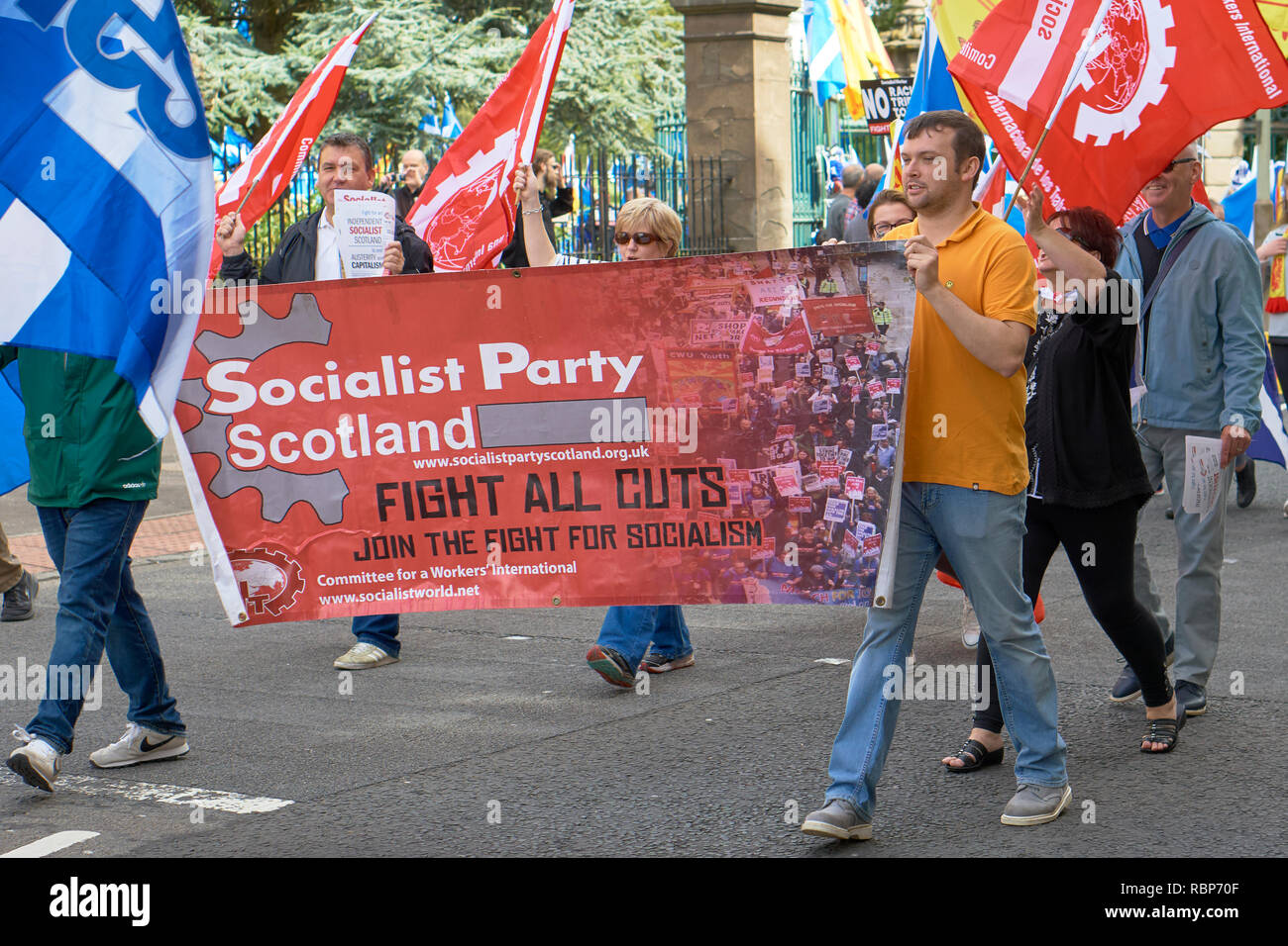 Mars pour l'indépendance écossaise, Dundee, Ecosse. 18 août, 2018. Parti socialiste Ecosse bannière. Banque D'Images