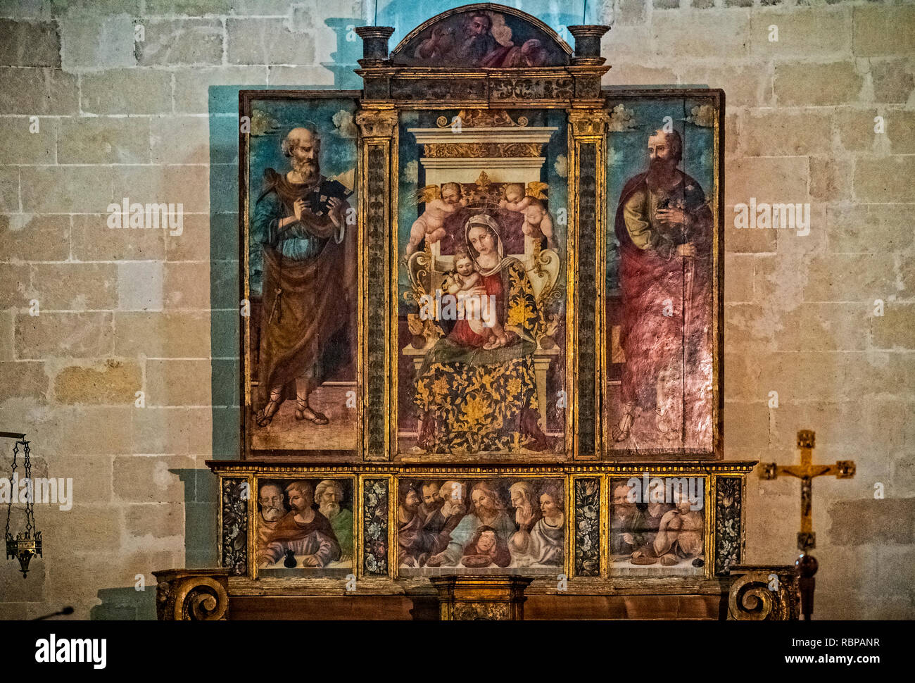 Italie Basilicate Matera Sasso Église San Pietro le Dodici Lune Le Dodici Lune retable du couronnement de la Vierge Banque D'Images