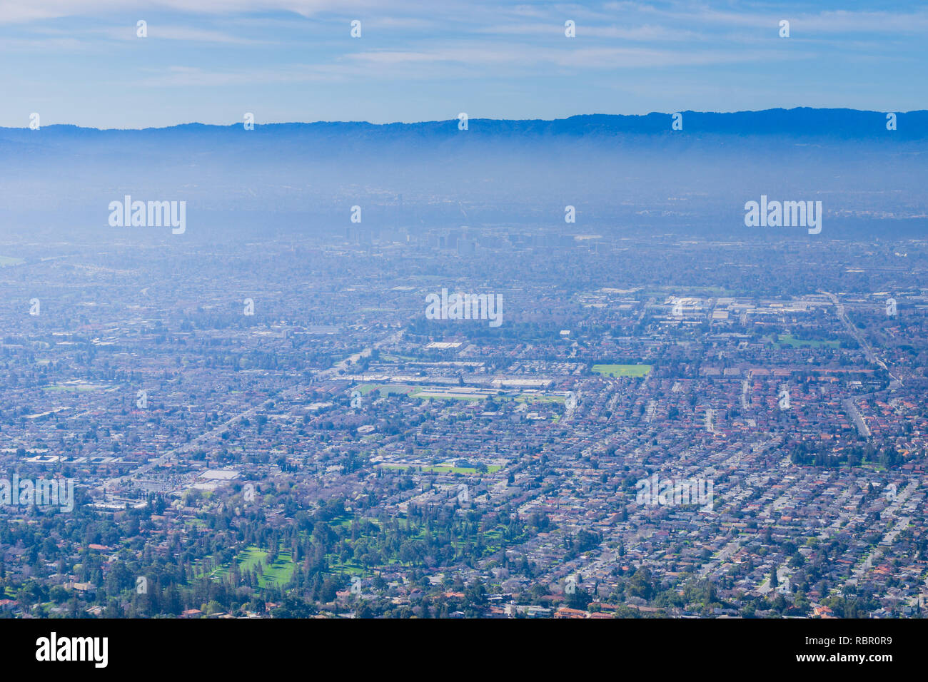 Vue en direction de San Jose depuis les collines de la Sierra Vista, préserver l'espace ouvert au sud la baie de San Francisco, Californie Banque D'Images