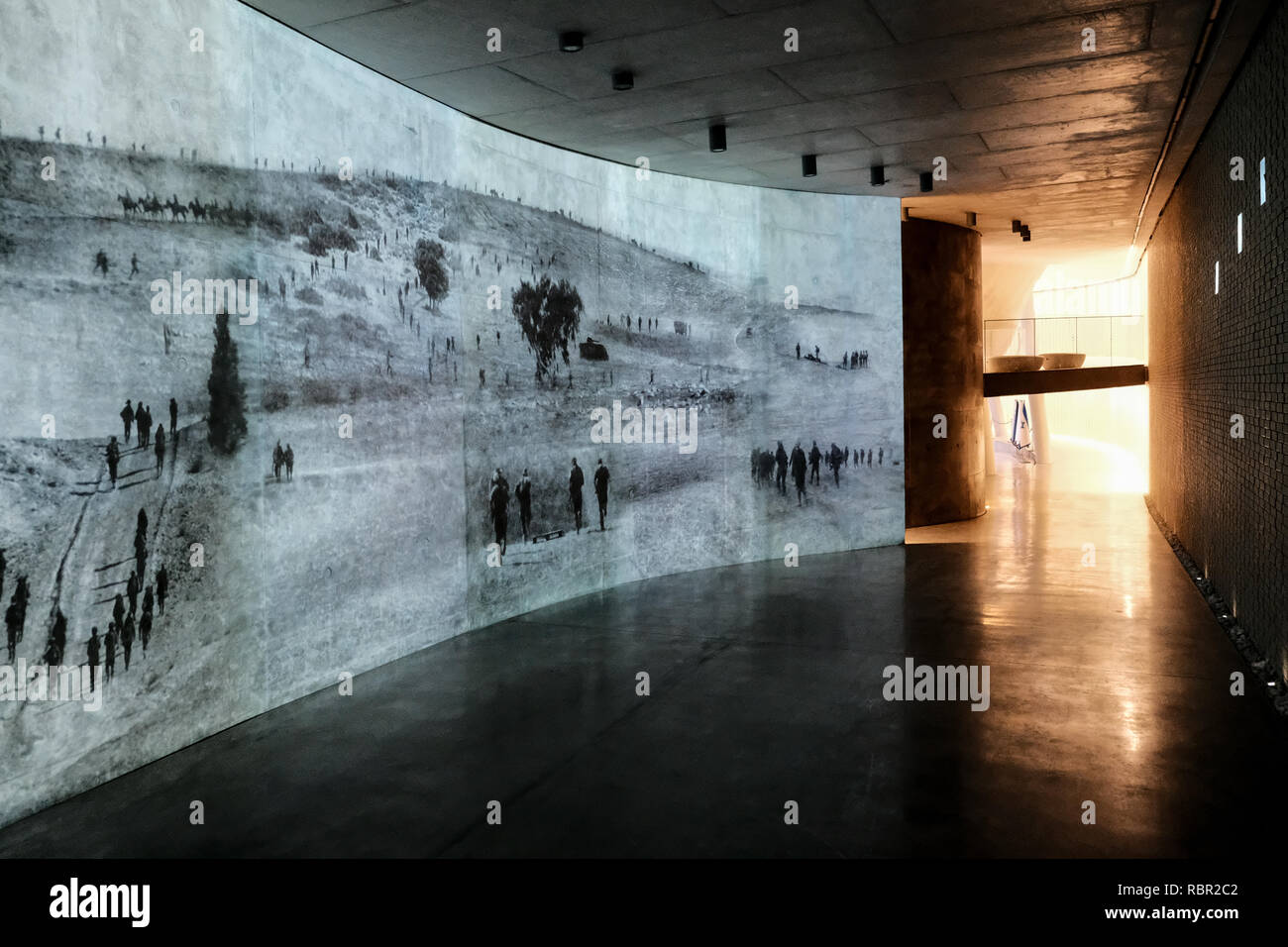 Le National Memorial pour Israël est tombé ou Salle du Souvenir national, inauguré en avril 2017, au cimetière militaire du Mont Herzl, commemo Banque D'Images