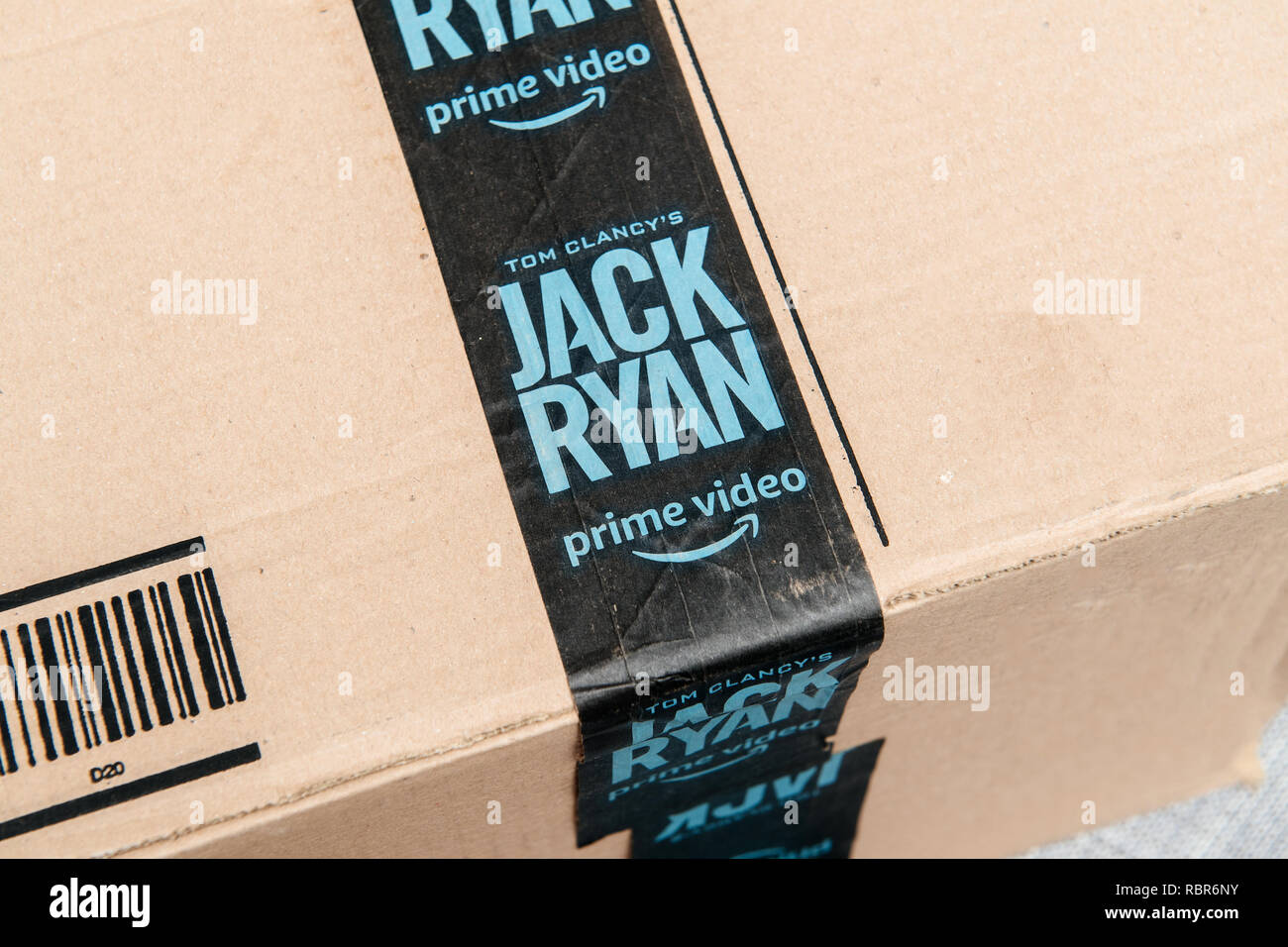 PARIS, FRANCE - NOV 10, 2018 : Tom Clancy's Jack Ryan l'action américaine  thriller politique publicité série télévision web sur le scotch d'une  nouvelle vidéo premier colis Amazon Photo Stock - Alamy