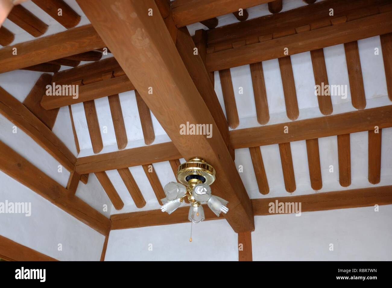 Un plafond dans la chambre de Lee Sang-beom. Banque D'Images