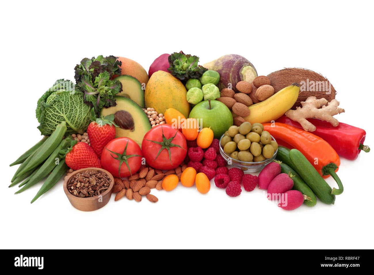 Super Alkaline food concept pour l'équilibre du ph y compris les légumes frais, fruits, légumes, herbes, d'épices, des pâtes et des écrous. Banque D'Images