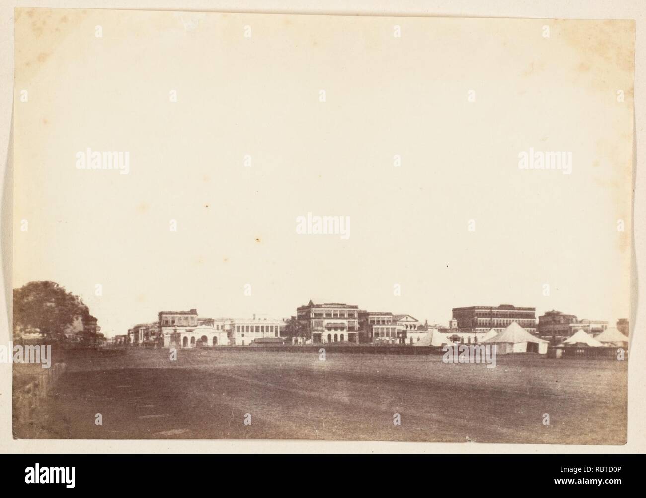 -Vue de Calcutta, y compris les bâtiments de Payne et Co., l'hôtel de montagne, et Scott et Co.- Banque D'Images