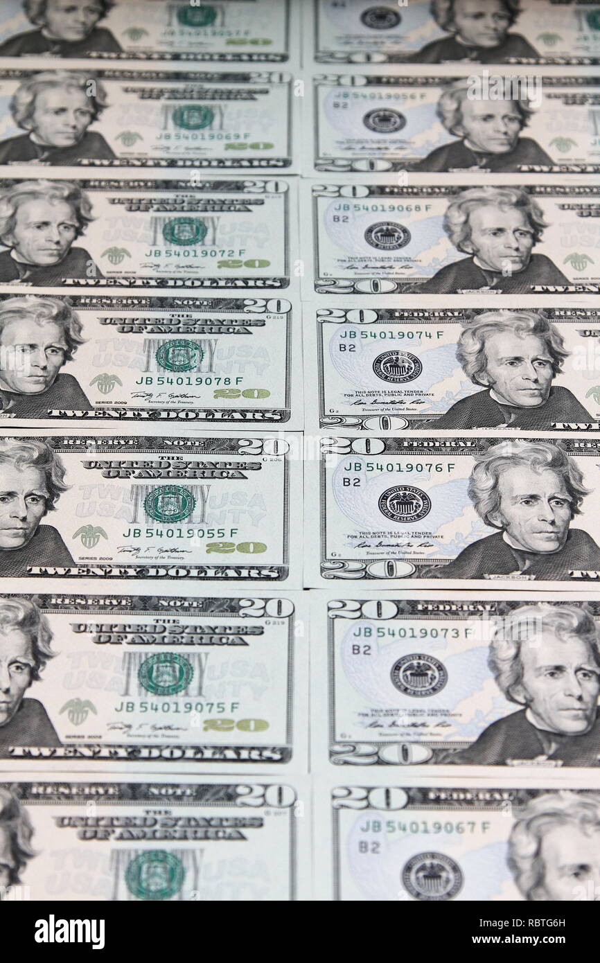 Lignes de la devise des États-Unis. Le dollar. Dollar AMÉRICAIN. Argent. Billets verts. Espèces. Dollars. Monnaie des États-Unis d'Amérique. PAGE DU PORTEFEUILLE DE RUSSELL MOORE. Banque D'Images