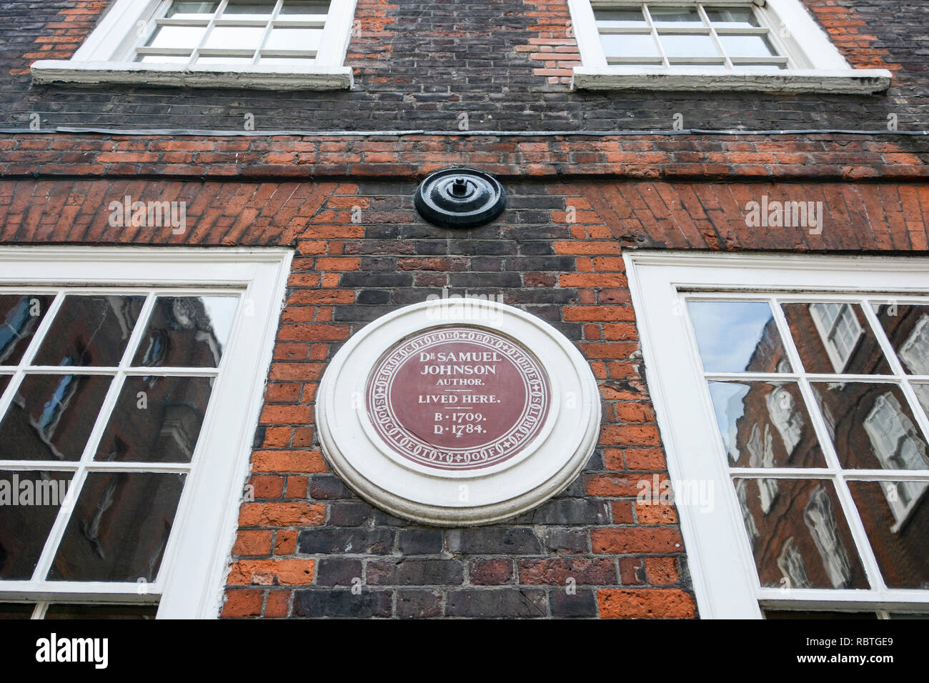 Plaque à l'extérieur de la maison du Dr Samuel Johnson, Gough Square, Londres, EC4, Angleterre, ROYAUME-UNI Banque D'Images