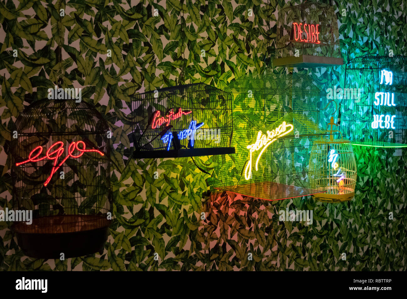 Une superbe soirée d'ouverture à la célèbre Palm Beach Art Moderne. Voici un petit exemple de certains des grands morceaux d'art en vente. Le salon est situé à Palm Beach en Floride, USA, vendredi 11 mai 2019 Credit : Nicky Taylor/ Alamy Live News. Banque D'Images
