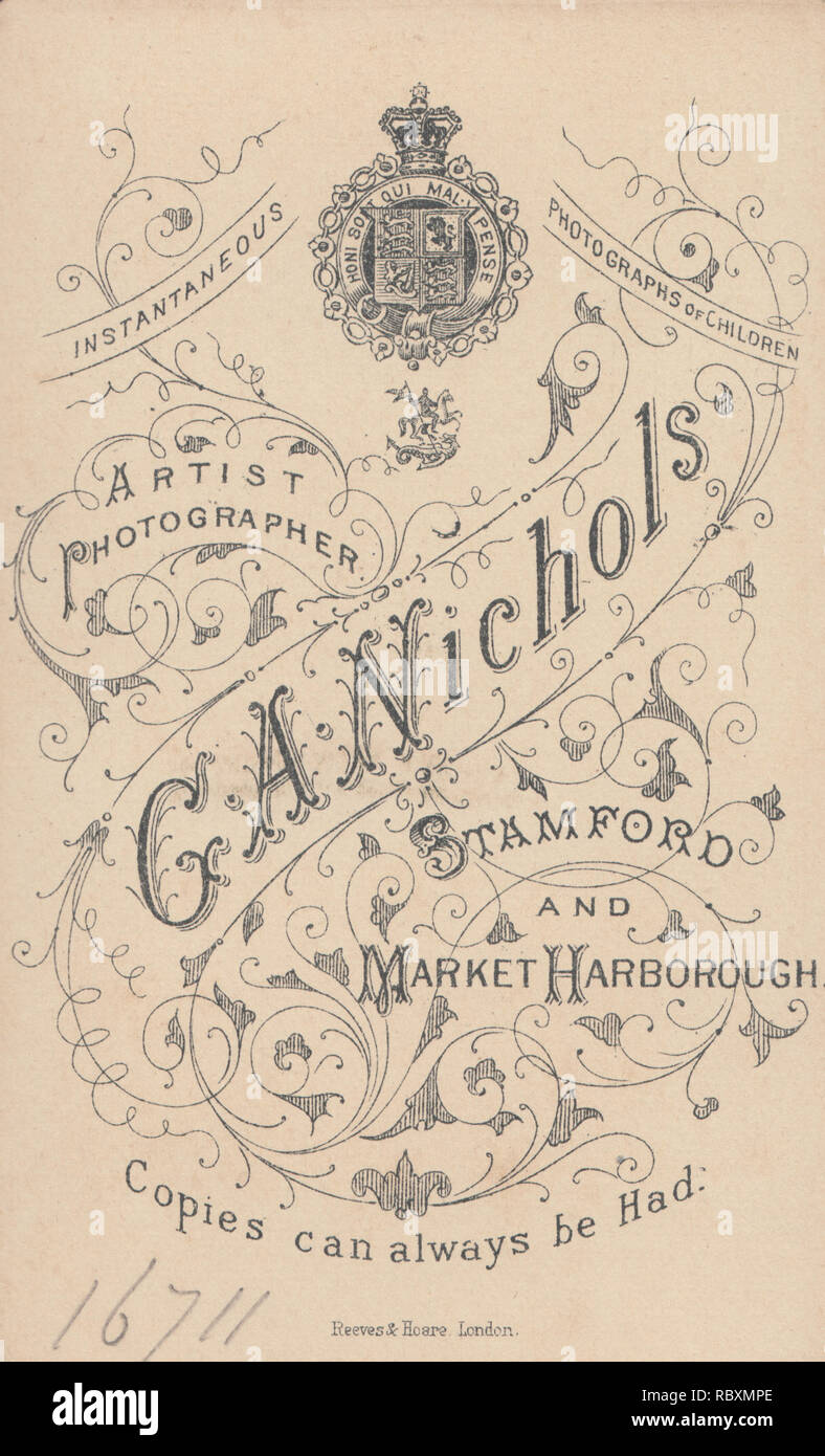 La publicité de l'époque victorienne (CDV Carte de visite) montrant l'illustration et la calligraphie de G.A. Nichols Artiste photographe, Stamford et Market Harborough Banque D'Images
