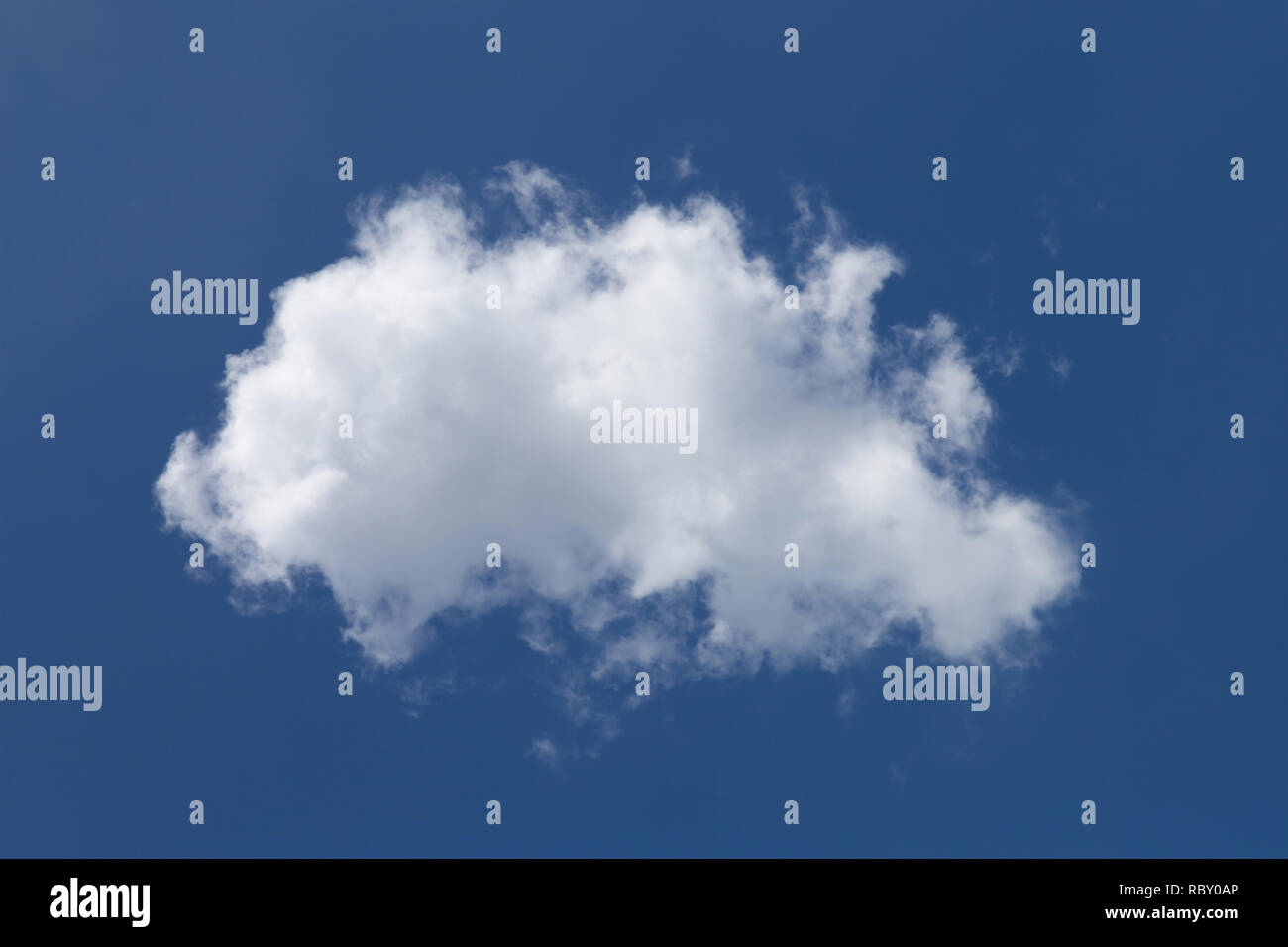 Nuage Blanc dans le ciel bleu, et la texture d'arrière-plan Banque D'Images