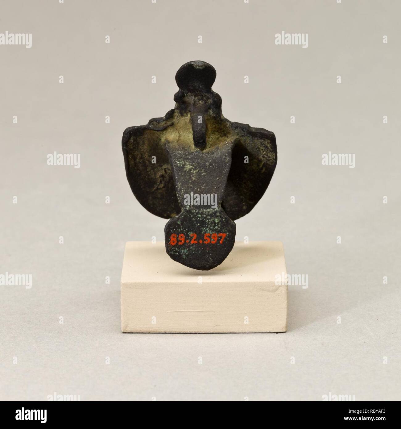 570661 Égide de Bastet Banque D'Images