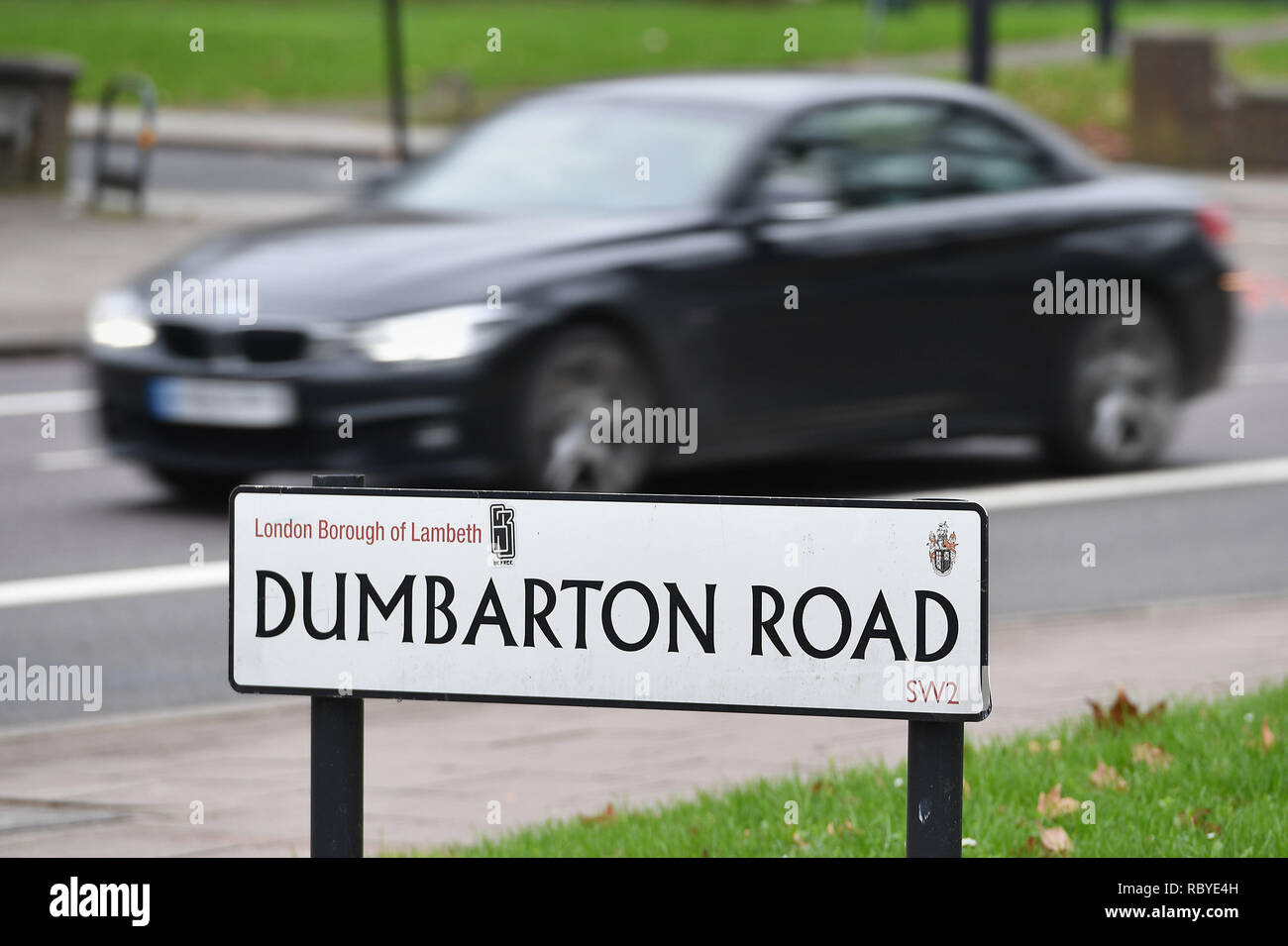 La jonction de Brixton Hill et Dumbarton Road à Londres où le jeune femme a été tuée par un chauffard. Banque D'Images