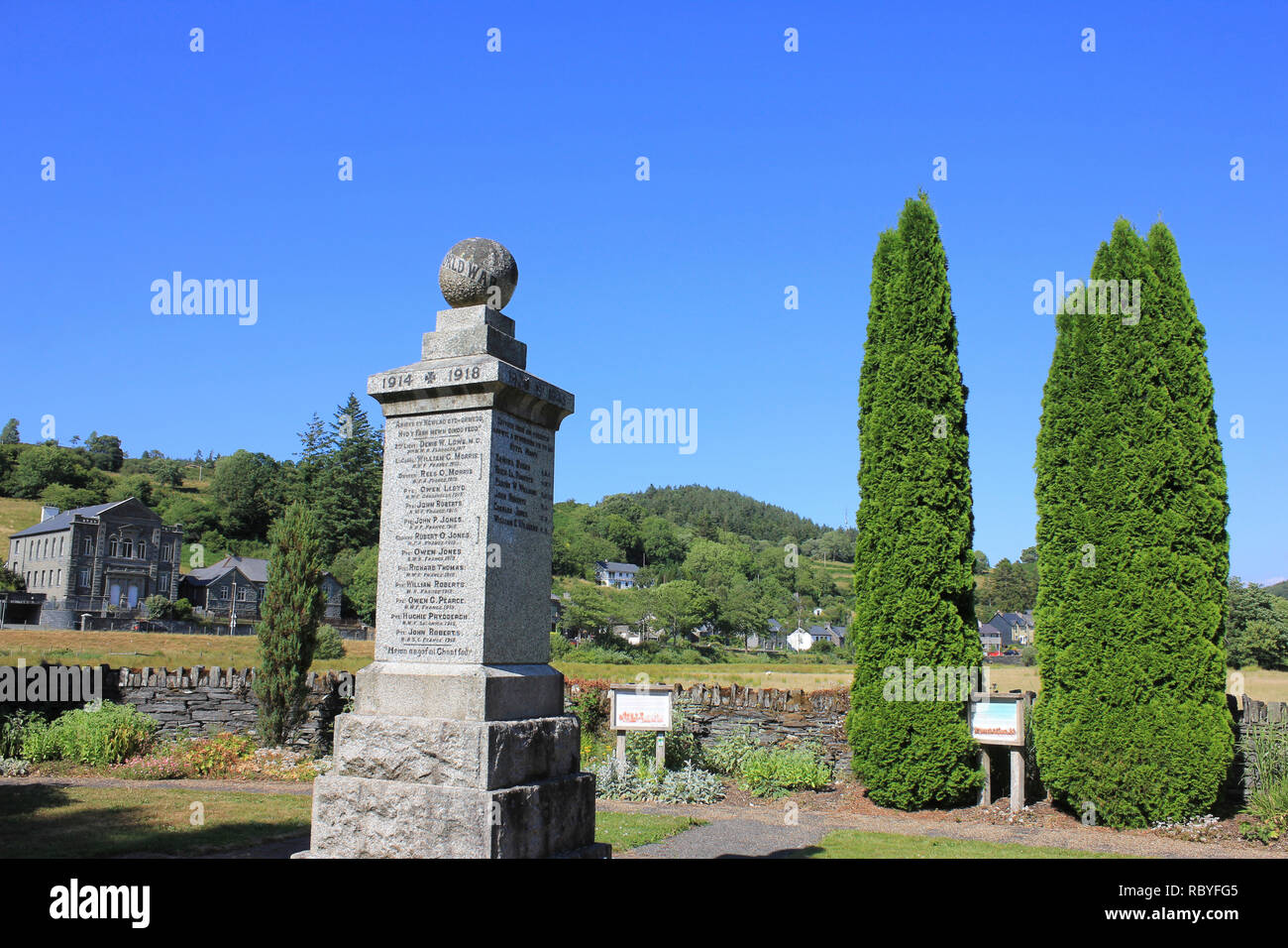 Monument commémoratif de guerre entière au sein du Jardin du souvenir, Galles de Dolwyddelan Banque D'Images