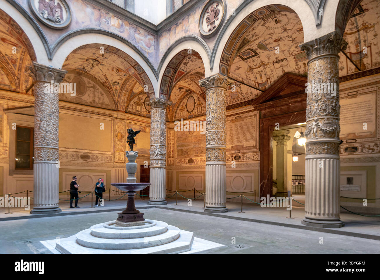 La cour du Palazzo Vecchio, l'hôtel de ville et musée, Florence, Italie Banque D'Images