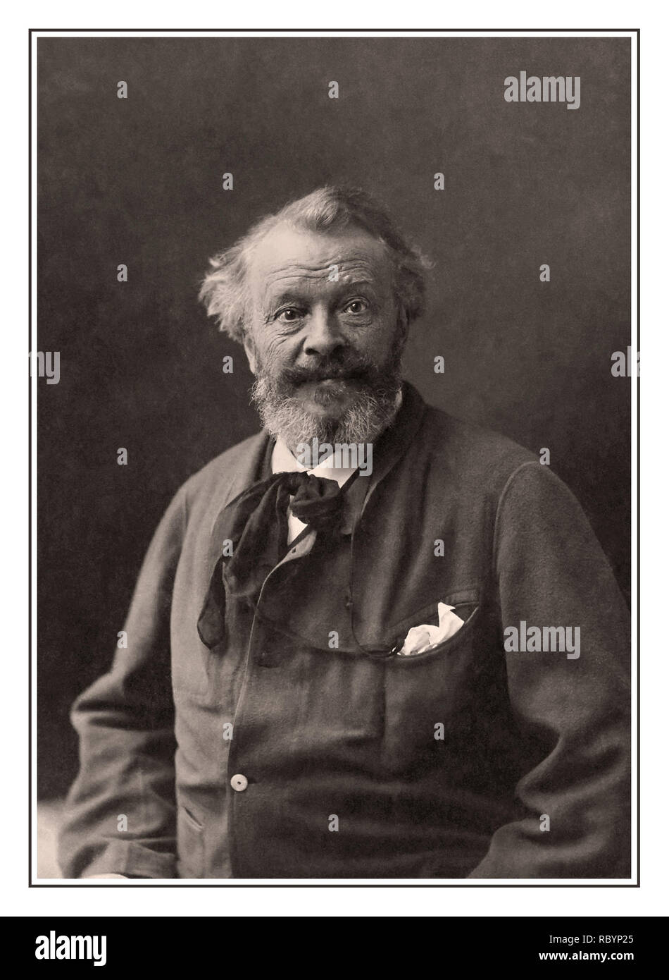 Photographe NADAR Gaspard-Félix Tournachon PORTRAIT STUDIO FRANCE (6 avril 1820 - 20 mars 1910, connu sous le pseudonyme de Nadar, était un photographe français, caricaturiste, journaliste, romancier, et l'aéronaute (ou, plus exactement, promoteur de vol habité). Photographe de profession, caricaturiste, journaliste, romancier, balloonist, connu pour être un pionnier de la photographie Banque D'Images