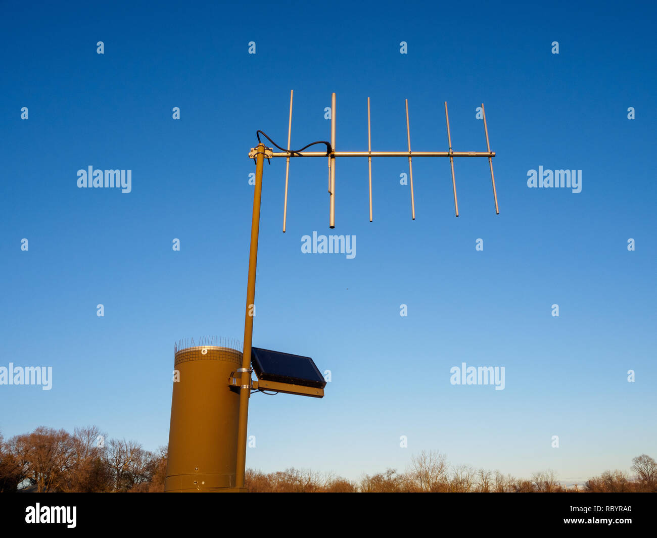 Vue de l'antenne avec un ciel clair Banque D'Images