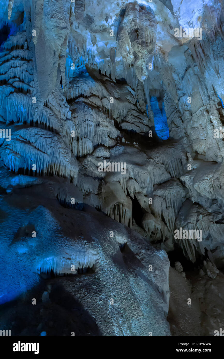 Dans Stalactytes Grotte Prométhée à Kutaisi Banque D'Images