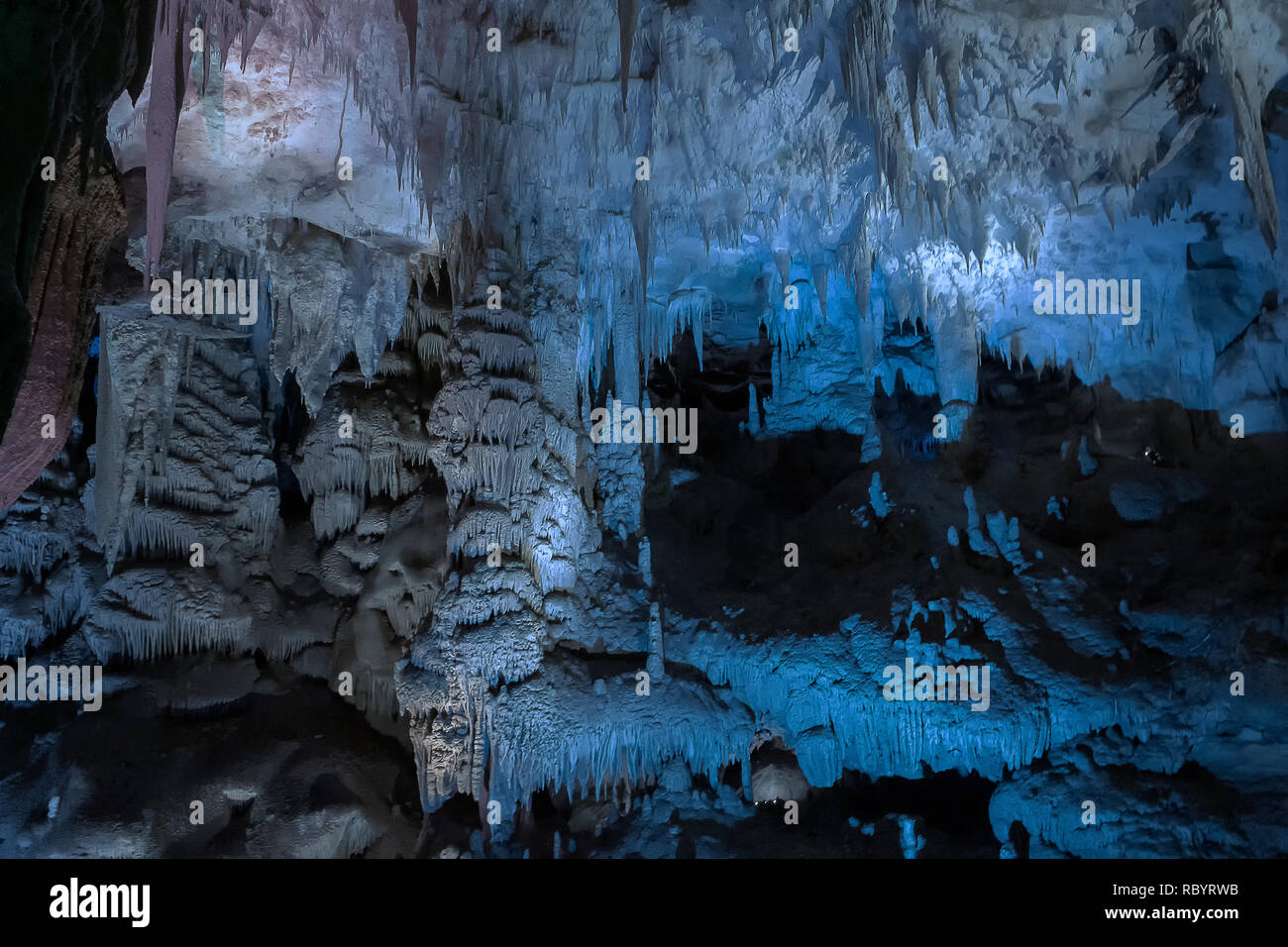 Dans Stalactytes Grotte Prométhée à Kutaisi Banque D'Images