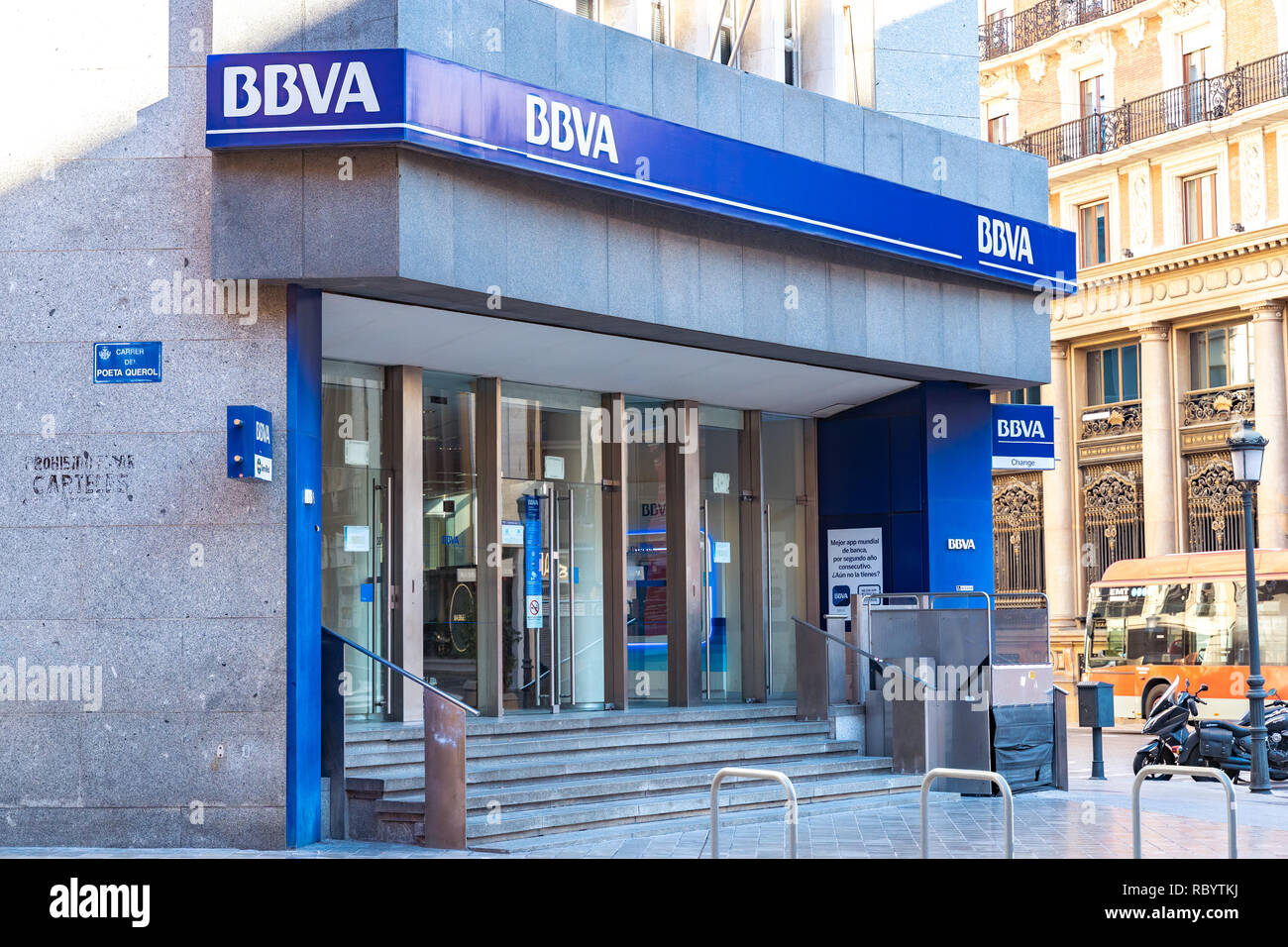 Banque BBVA bureau en centre-ville de Valence.Banco Bilbao Vizcaya Argentaria, S.A. est une entreprise multinationale et crédit bancaire espagnol groupe. Banque D'Images