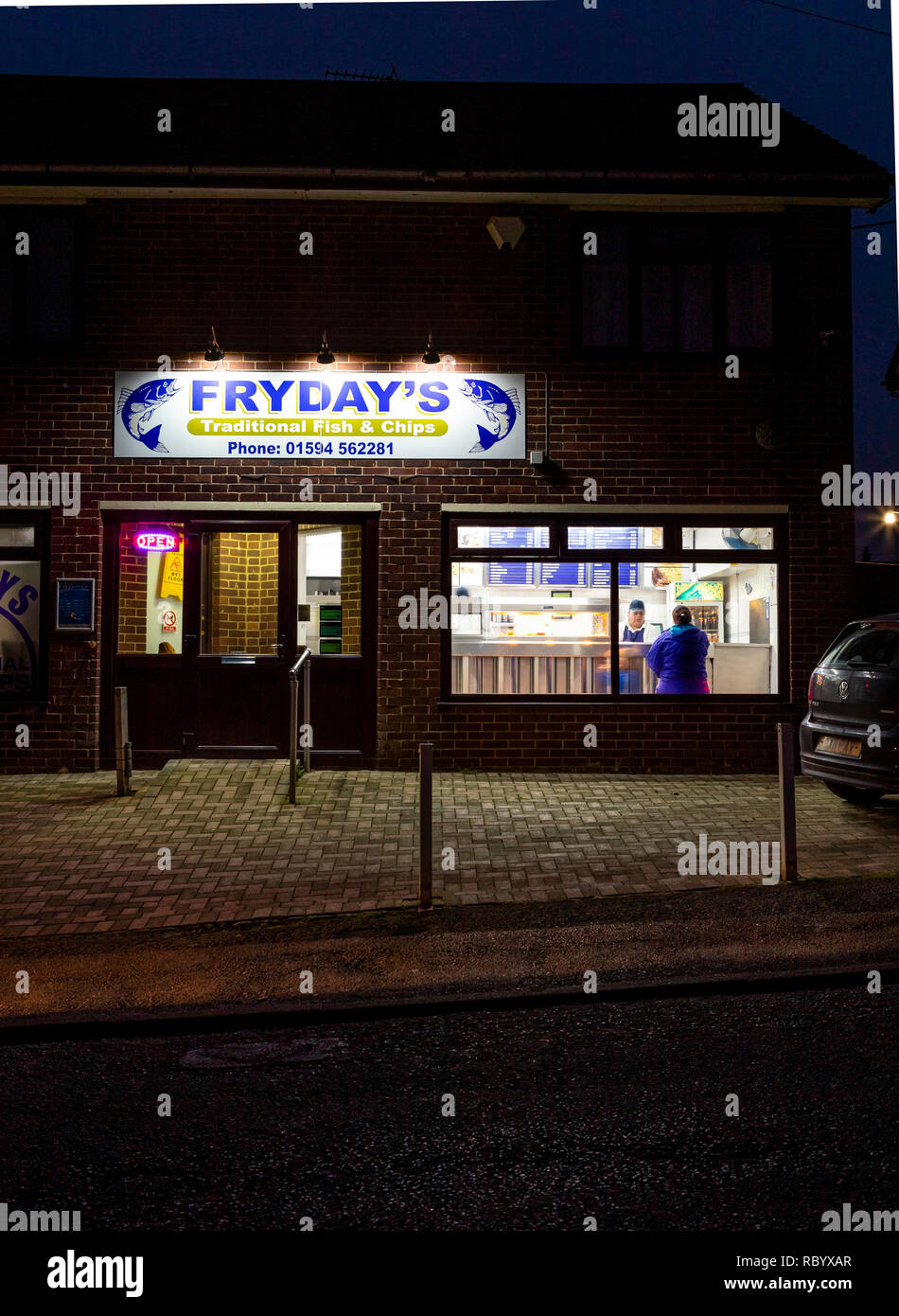 Frydays poisson traditionnel, et chip shop, Brème, forêt de Dean, Gloucestershire. Banque D'Images