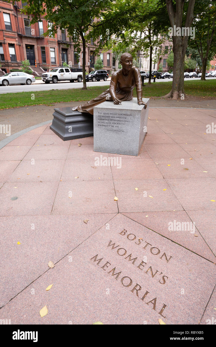 Une statue de Lucy Stone dans la région de Meredith Bergmann's Boston Women's Memorial sur Commonwealth Avenue à Boston, MA Banque D'Images