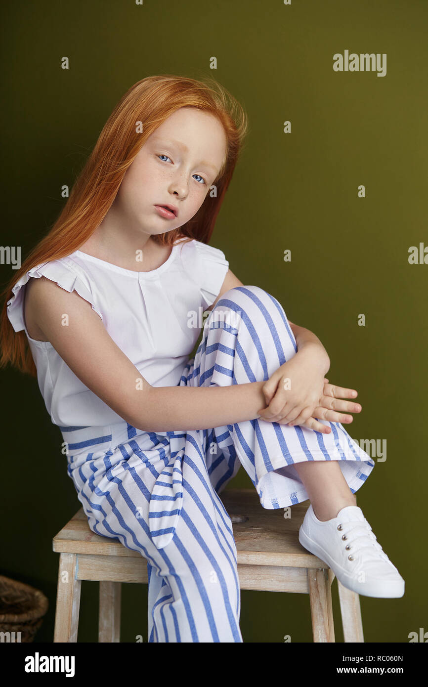 Petite Fille Rousse Banque D Image Et Photos Alamy