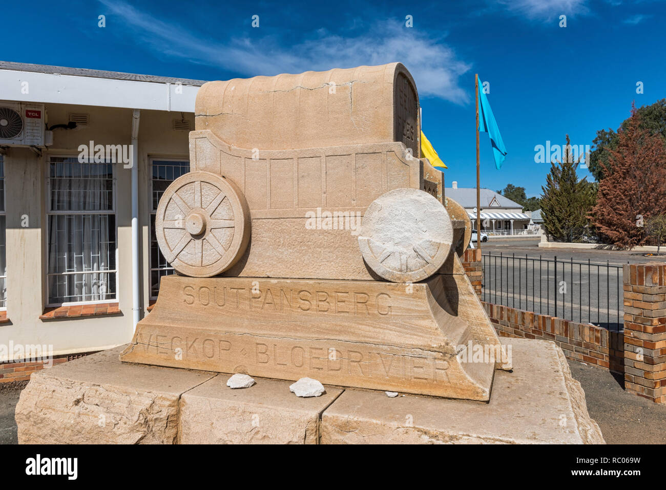 CALVINIA, AFRIQUE DU SUD, le 30 août 2018 : Le Grand Trek historique centenaire Monument à Calvinia dans la province du Cap du Nord Banque D'Images