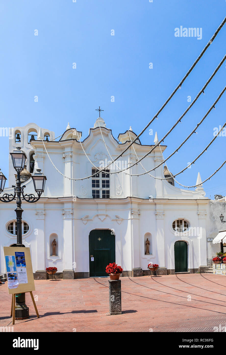 Façade baroque de Chiesa di Santa Sofia Santa Sofia (église) à Anacapri, Capri, Italie. Situé sur la Piazza San Nicola et construit en 1719 Banque D'Images