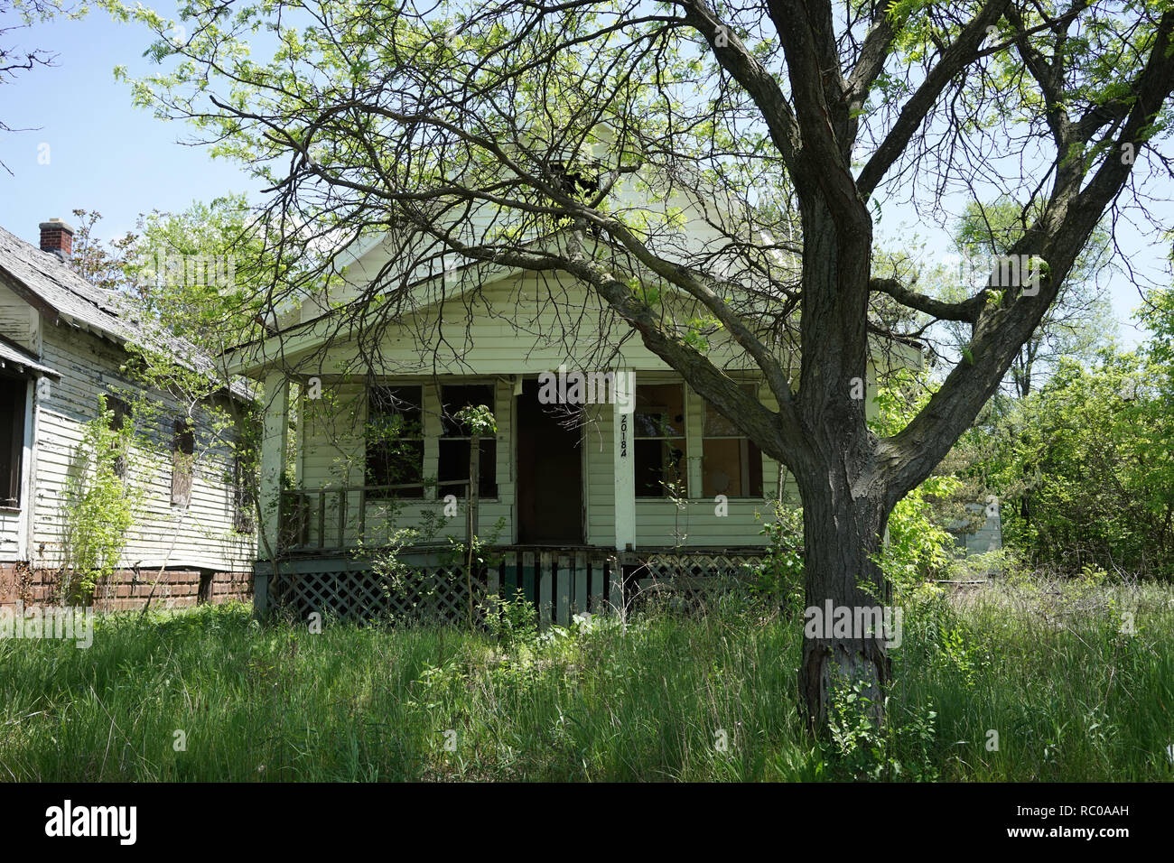 Detroit, Michigan, Mai, 2018 : Abandon et endommagé une maison unifamiliale près du centre-ville de Detroit. Photo prise aux USA. Banque D'Images