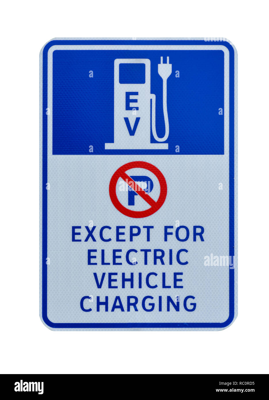 Panneau routier avec station de recharge EV sur fond blanc Banque D'Images