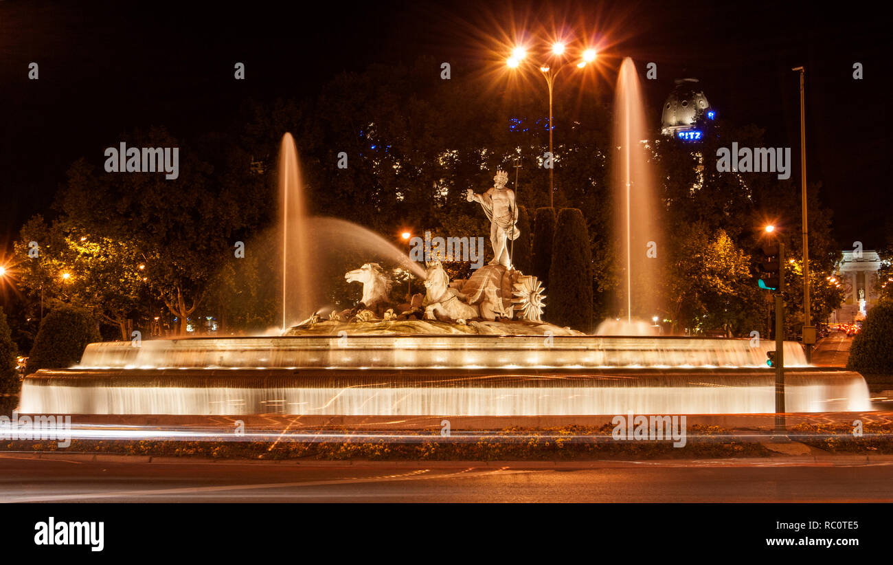 Fontaine de neptune madrid Banque de photographies et d’images à haute