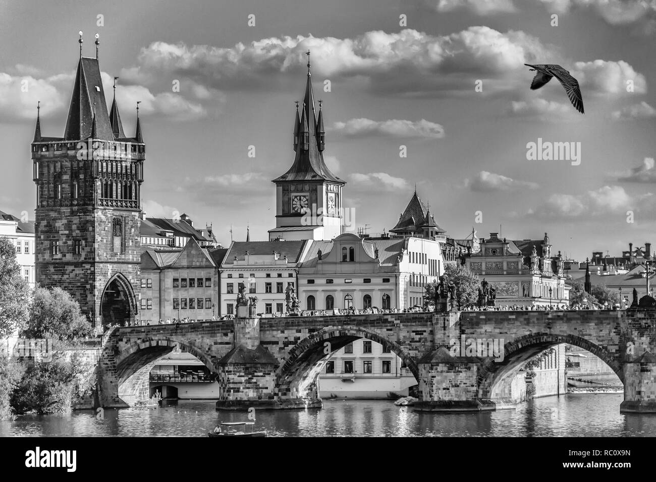 Le Pont Charles A Prague Style Carte Postale En Noir Et Blanc Photo Stock Alamy