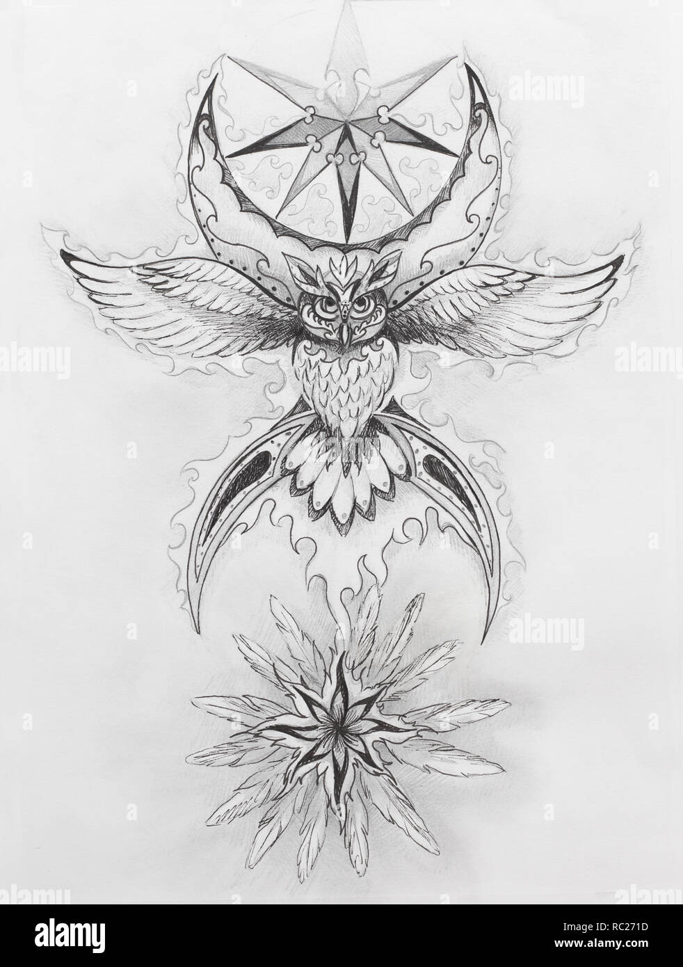 Dessin d'ornement de l'owl esprit avec symbole de lune et de plumes. Banque D'Images