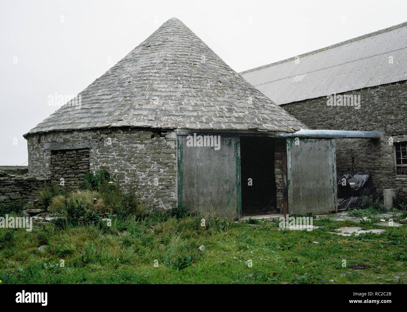 Holland House moteur cheval de ferme ou usine cheval, tramp Papa Westray, Orkney. Le mécanisme a orienté une batteuse dans le bâtiment adjacent. Banque D'Images