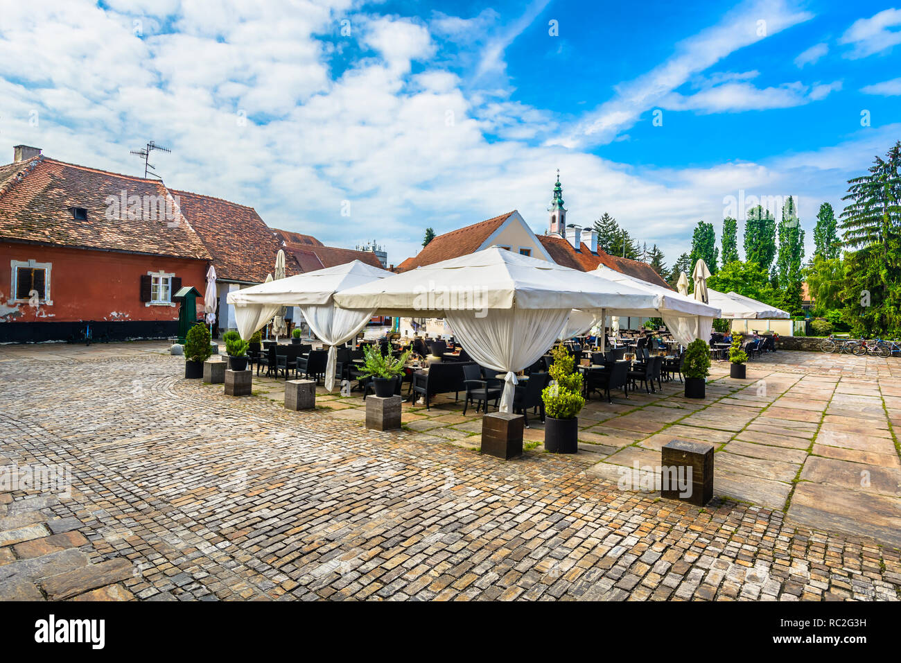 Vue panoramique à l'architecture ancienne à Varazdin ville, le nord de la Croatie. Banque D'Images
