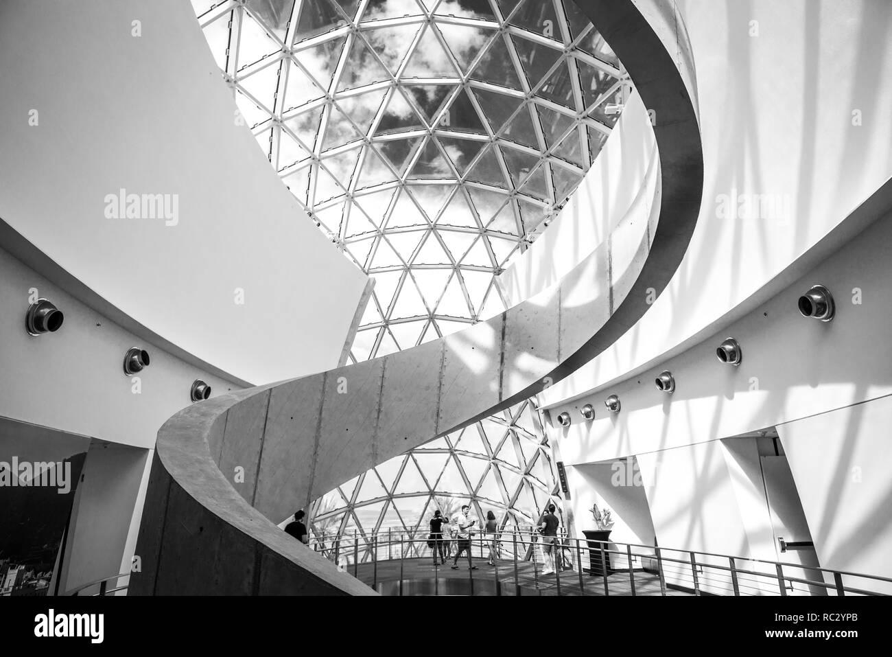 Saint Petersburg, USA - jun 16, 2018 : Noir et blanc vue du musée Salvador Dali Banque D'Images