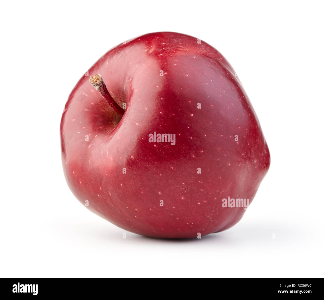 Pomme rouge mûre unique isolé sur fond blanc Banque D'Images