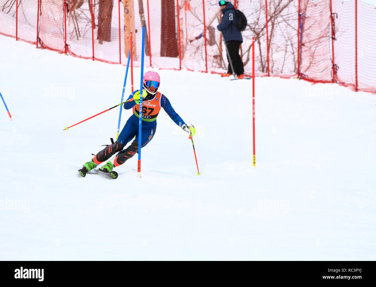 Québec, Canada. 13 Jan 2019. Hayley Conrad du Canada participe à la Super Série Sports Experts Mesdames course de slalom qui s'est tenue à Val Saint-Côme Crédit : Richard prudhomme/Alamy Live News Banque D'Images
