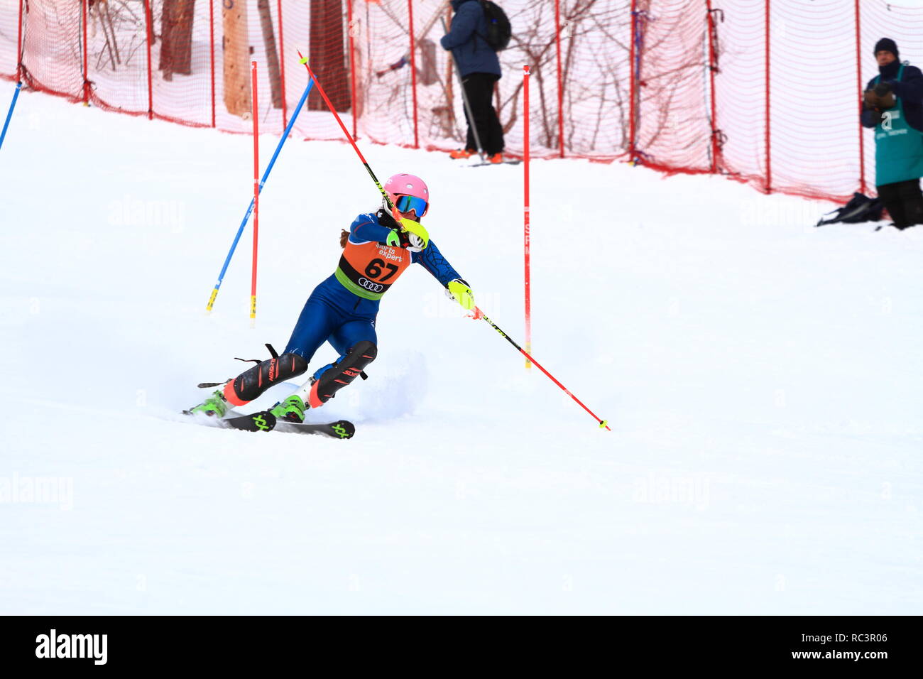 Québec, Canada. 13 Jan 2019. Hayley Conrad du Canada participe à la Super Série Sports Experts Mesdames course de slalom qui s'est tenue à Val Saint-Côme Crédit : Richard prudhomme/Alamy Live News Banque D'Images