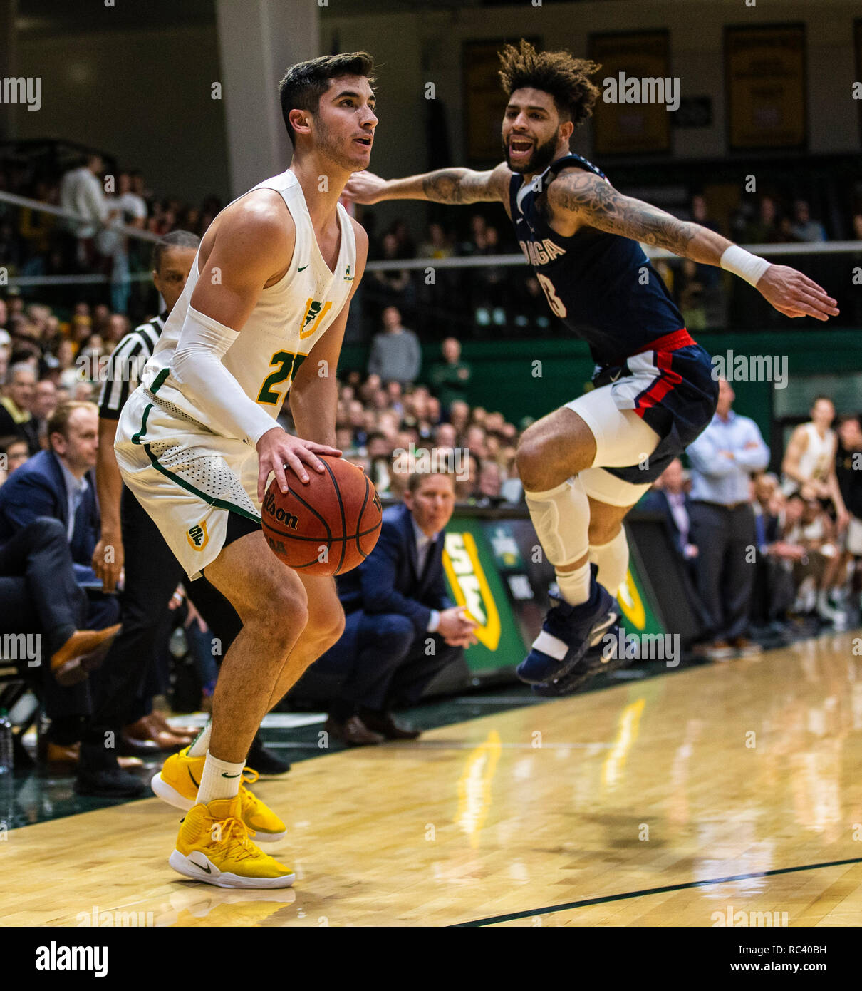 Jan 12 2019 San Francisco, CA San Francisco États-unis Jordanie garde Ratinho (25) prend un coups au cours de la NCAA Men's match de basket-ball entre 1568 et les Bulldogs de San Francisco Dons 83-96 perdu au War Memorial Gymnasium San Francisco Californie Thurman James/CSM Banque D'Images