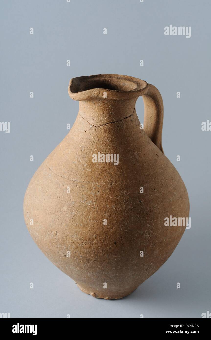 Pot en céramique commune avec une poignée. 20 cm largeur haut 17 cm Edge 7, 5 cm Base 6 cm Poids 835 grammes, 3.( 1ère - 3e ) - période romaine de l' Chambre des Griffins '- site archéologique de Complutum à Alcalá de Henares ( Madrid ). L'ESPAGNE. Banque D'Images