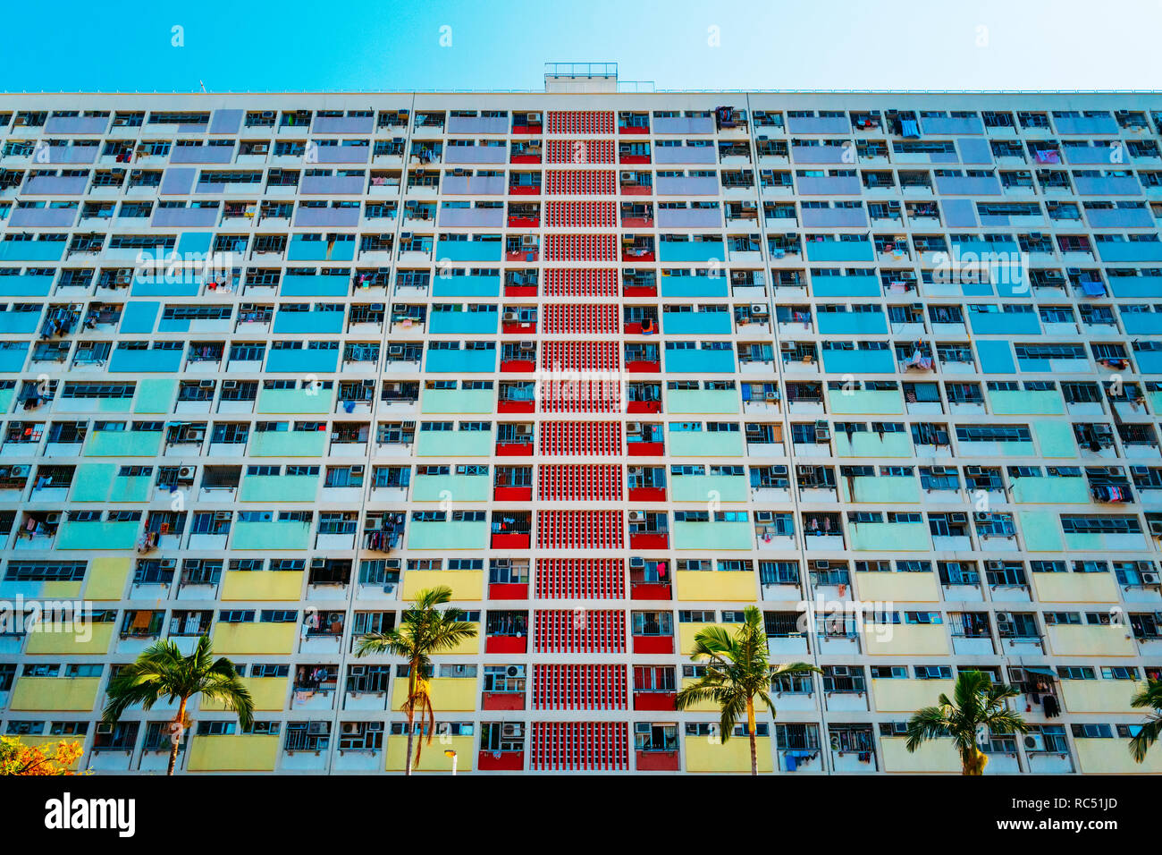 Appartement arc-en-ciel de couleur pastel à Hong Kong Banque D'Images